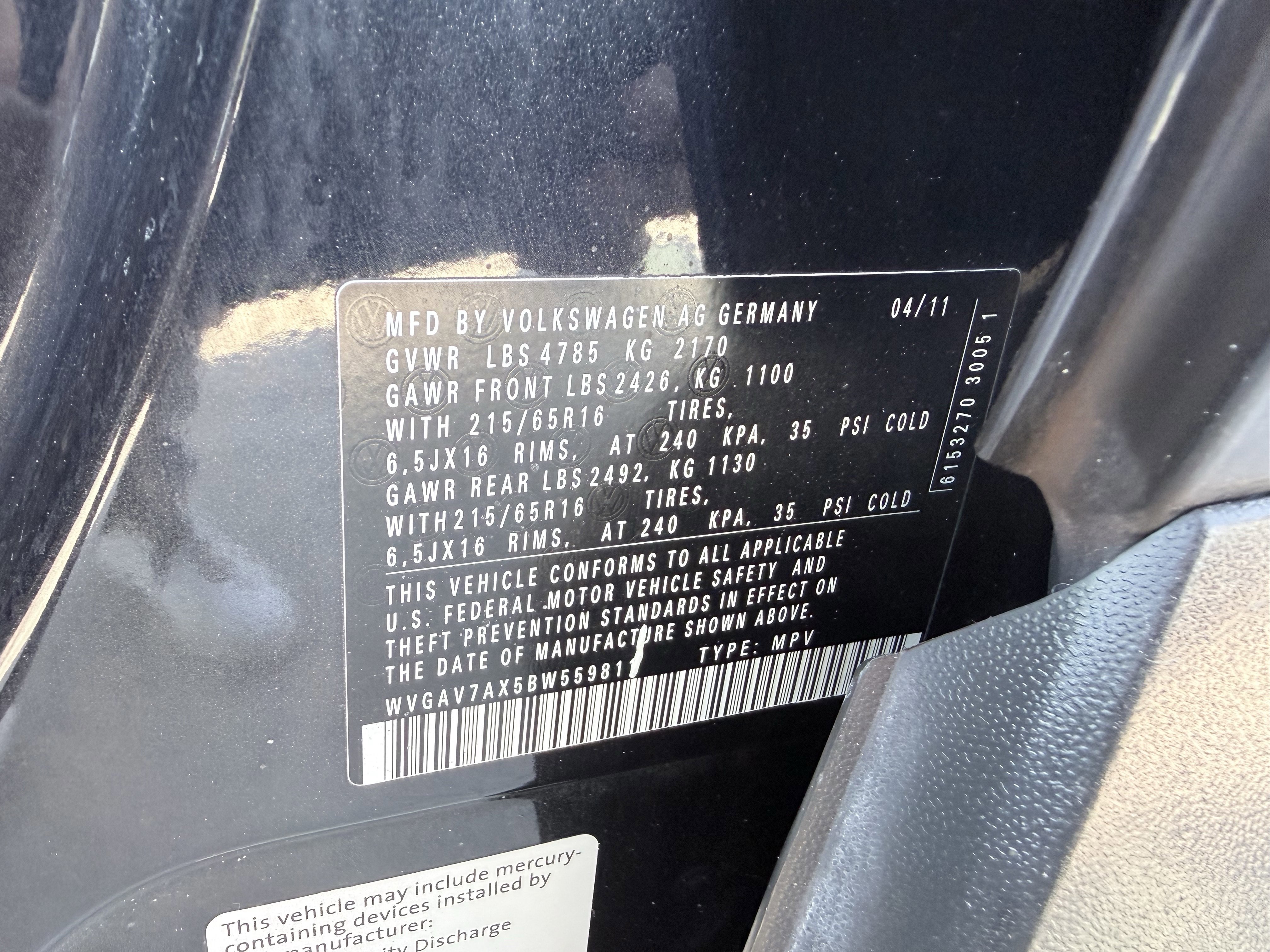 Used 2011 Volkswagen Tiguan S image 25