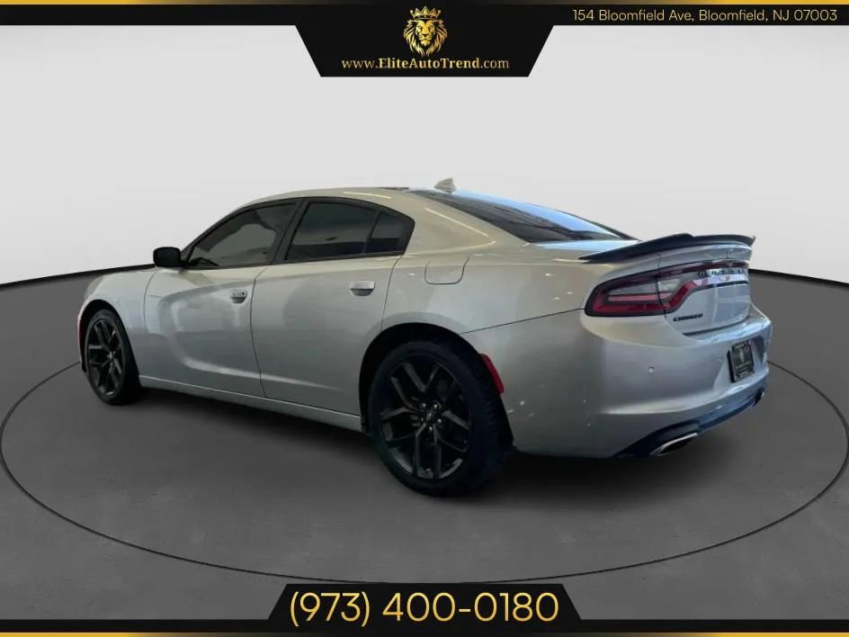 Used 2022 Dodge Charger SXT w/ Blacktop Package image 4