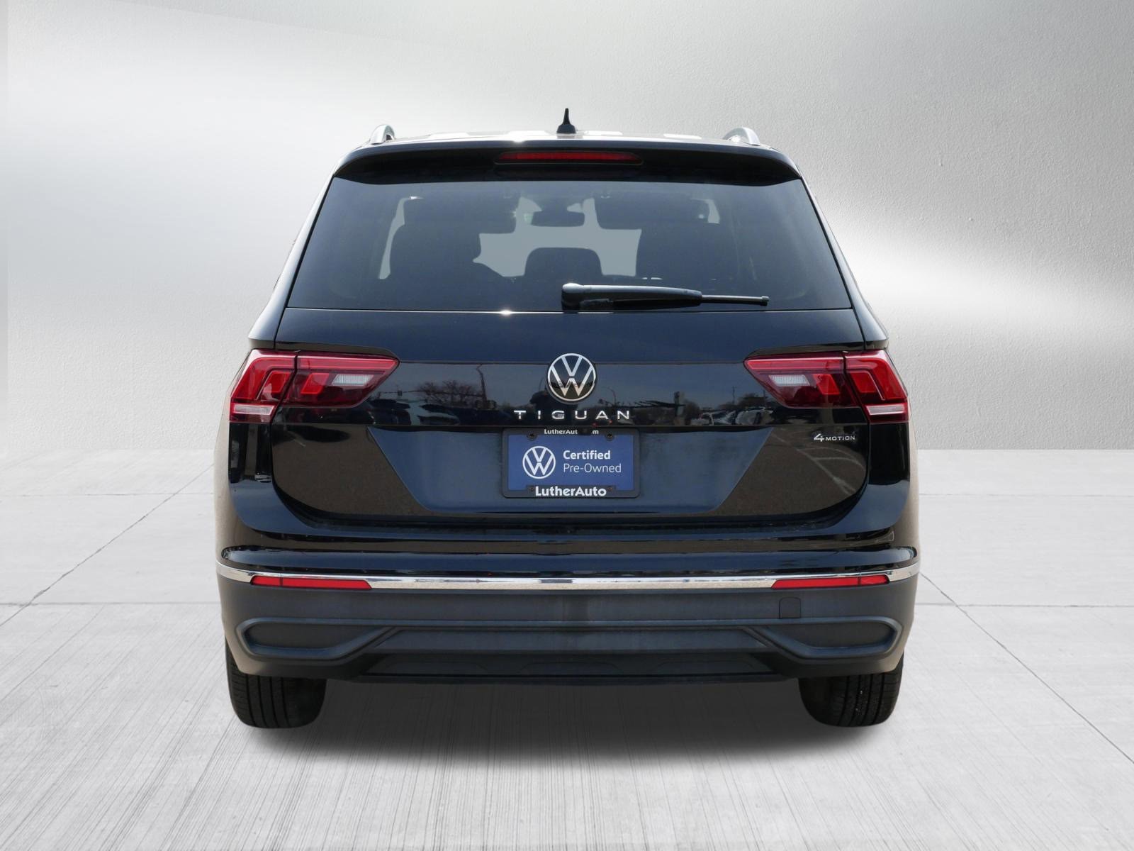 Certified 2024 Volkswagen Tiguan S image 6