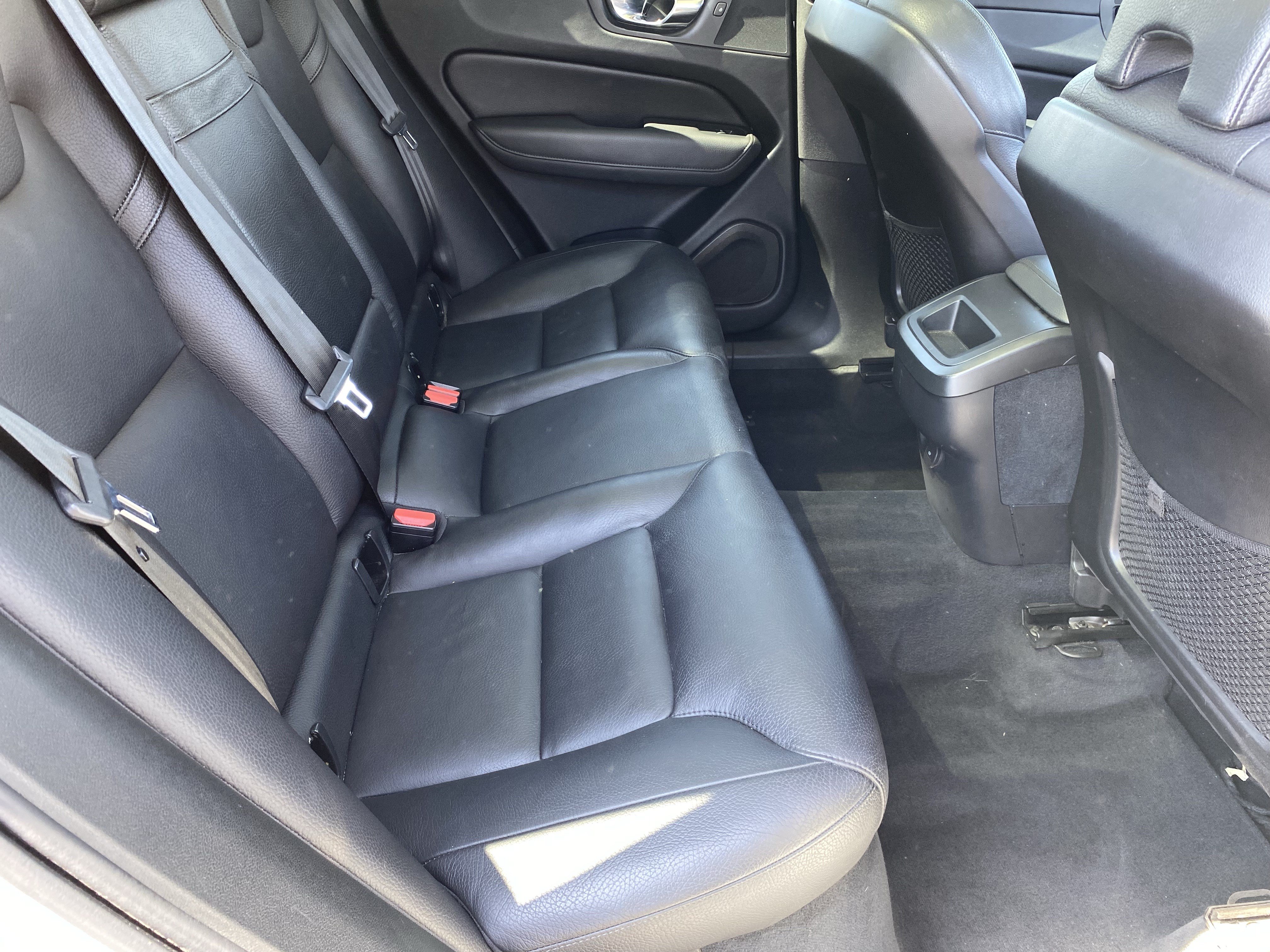 Used 2021 Volvo XC60 T5 Momentum FWD image 14