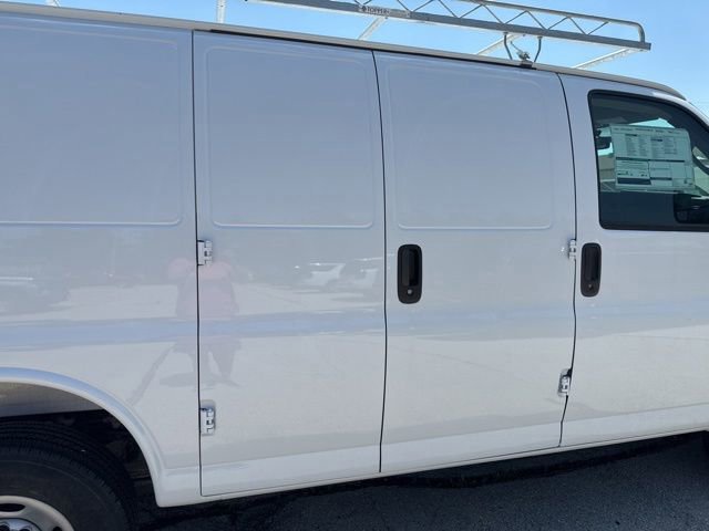 New 2026 Chevrolet Express 2500 w/ Driver Convenience Package RWD image 6