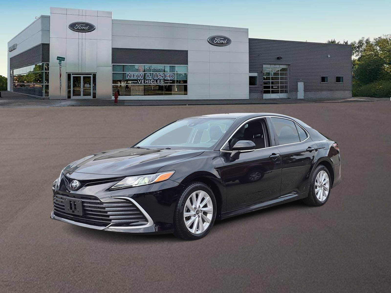Used 2023 Toyota Camry LE FWD image 4