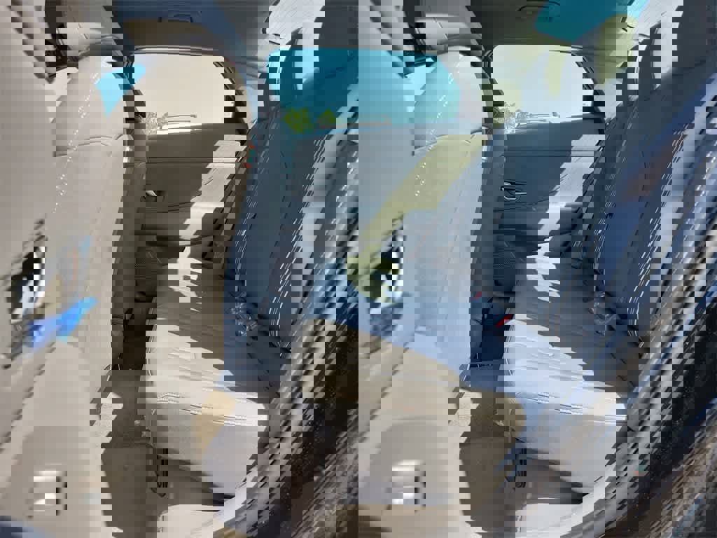 New 2025 Hyundai Elantra SEL image 8