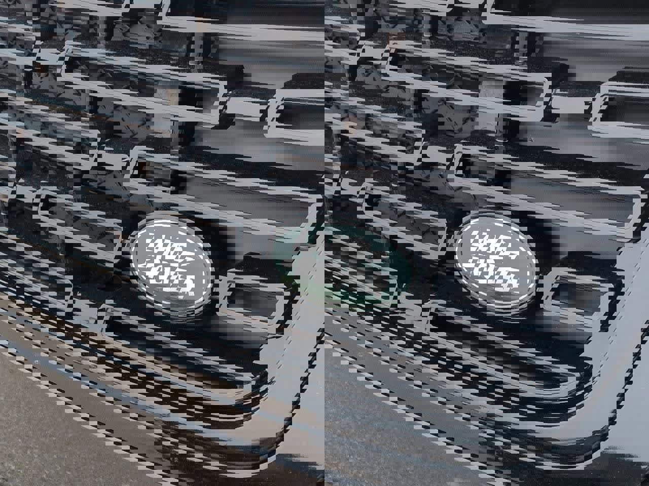 New 2026 Land Rover Range Rover Velar Dynamic SE AWD/4WD image 11