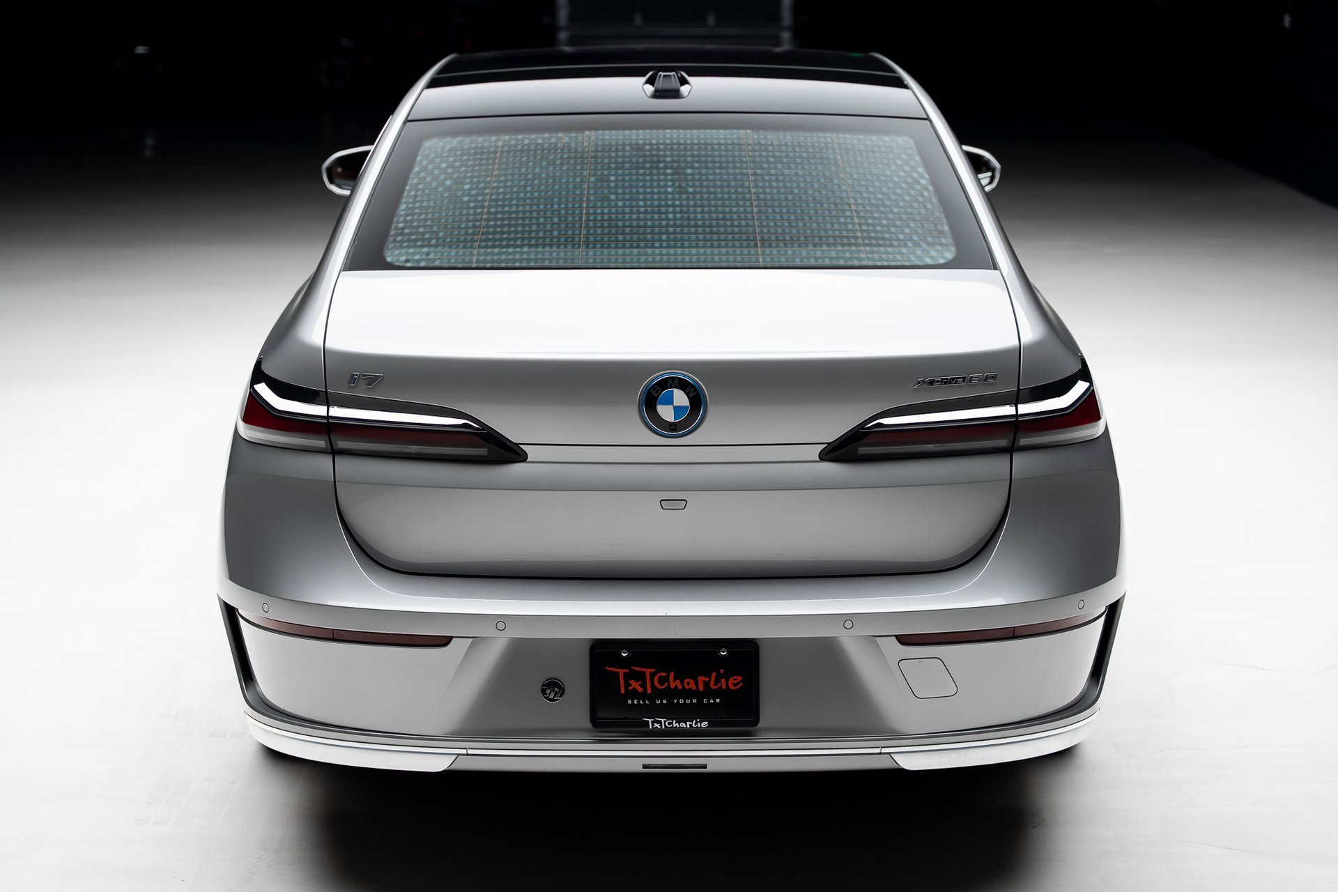 Used 2023 BMW i7 xDrive60 image 24