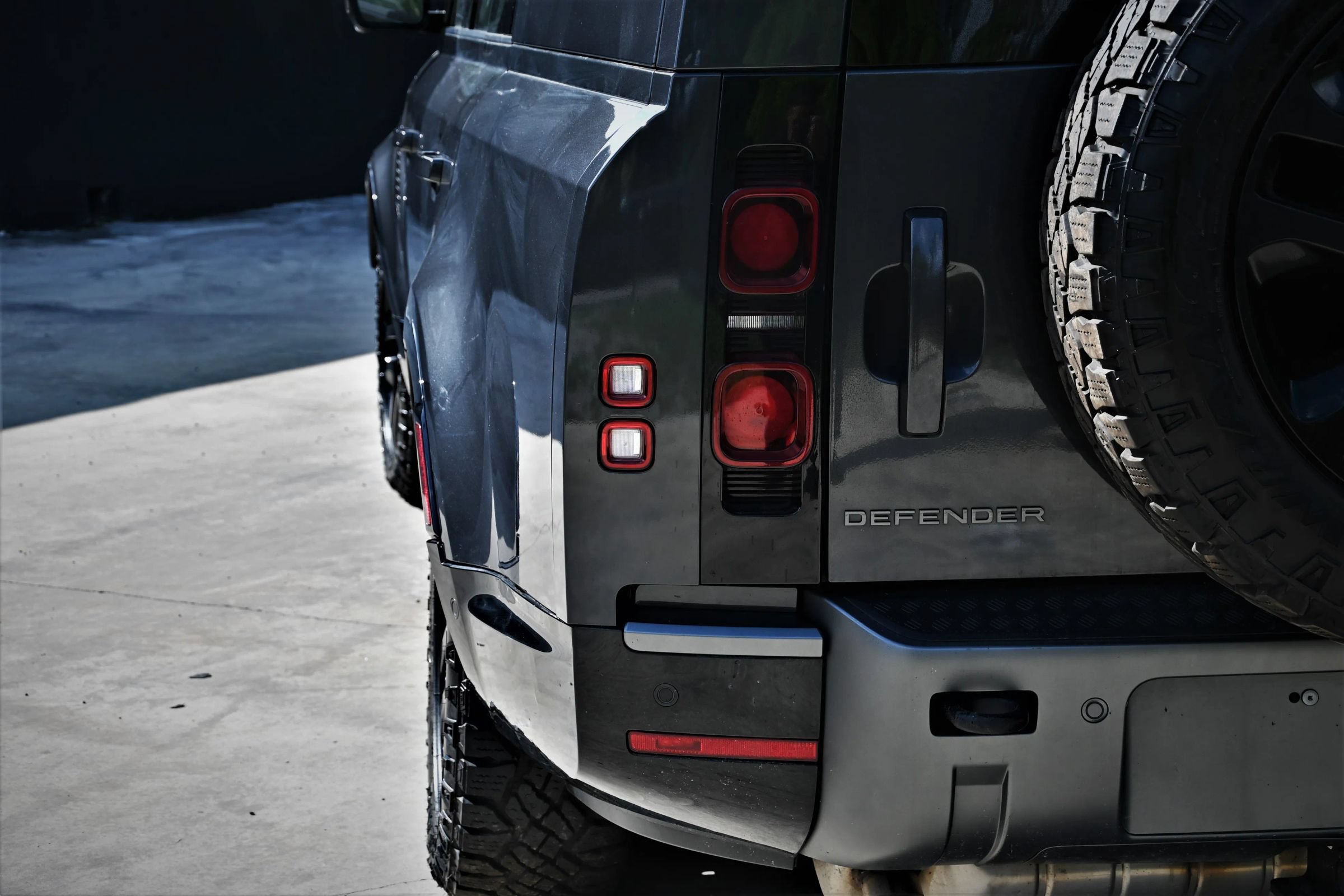 Used 2024 Land Rover Defender 130 Outbound AWD/4WD image 7