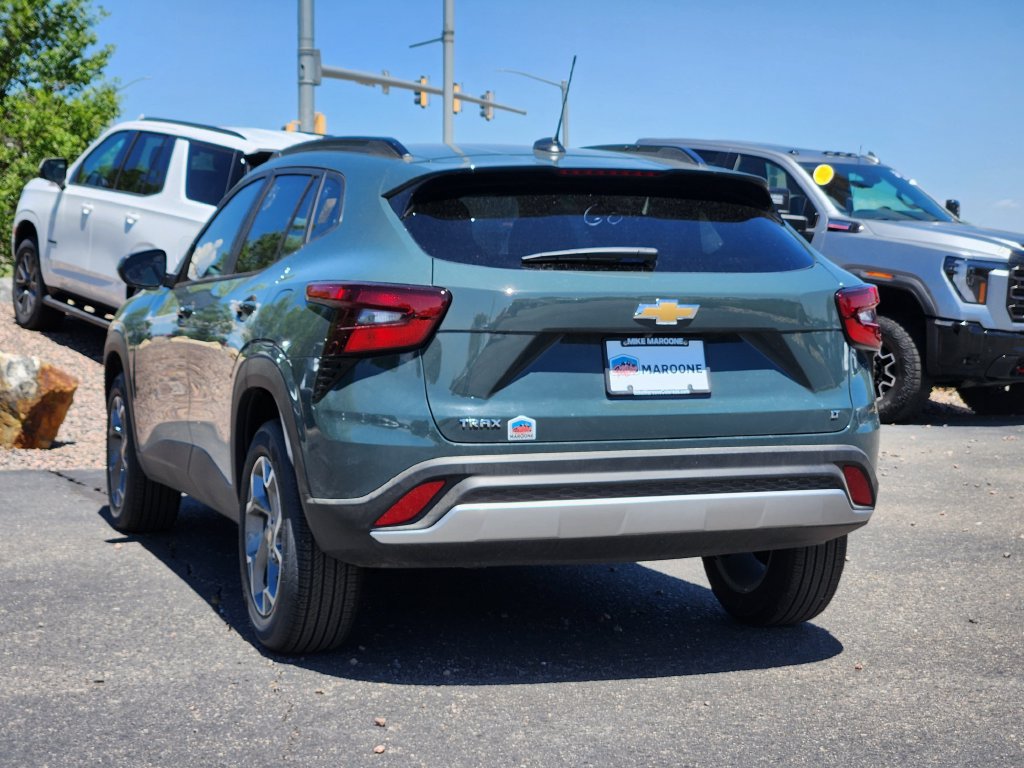 New 2026 Chevrolet Trax LT w/ LT Convenience Package FWD image 2