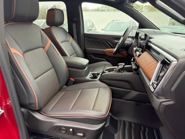 Used 2024 GMC Canyon AT4 w/ AT4 Premium Package AWD/4WD image 24