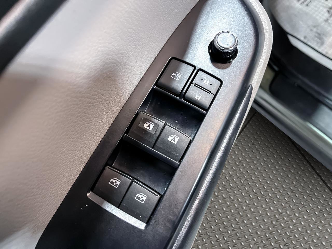 Used 2019 Toyota Highlander XLE image 13