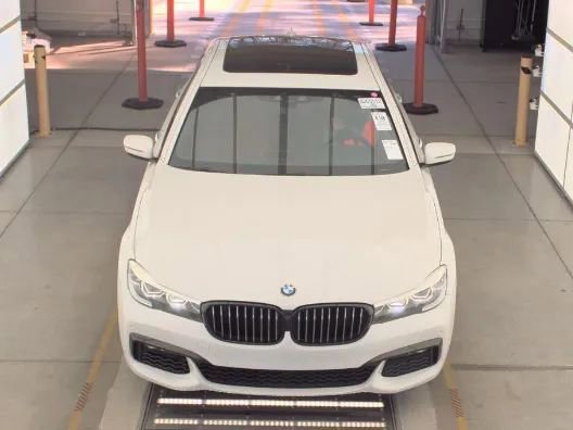 Used 2019 BMW 740i w/ M Sport Package image 2