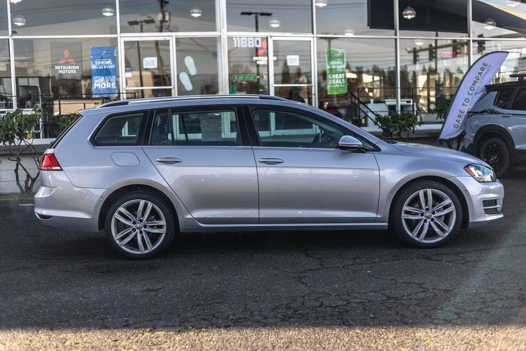 Used 2017 Volkswagen Golf SEL image 7