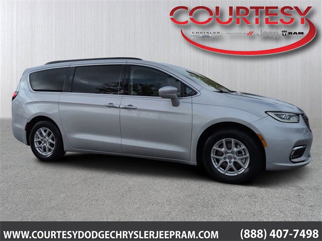 Certified 2022 Chrysler Pacifica Touring-L
