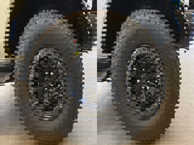 New 2025 Ford Bronco Raptor w/ Interior Carbon Fiber Pack image 48