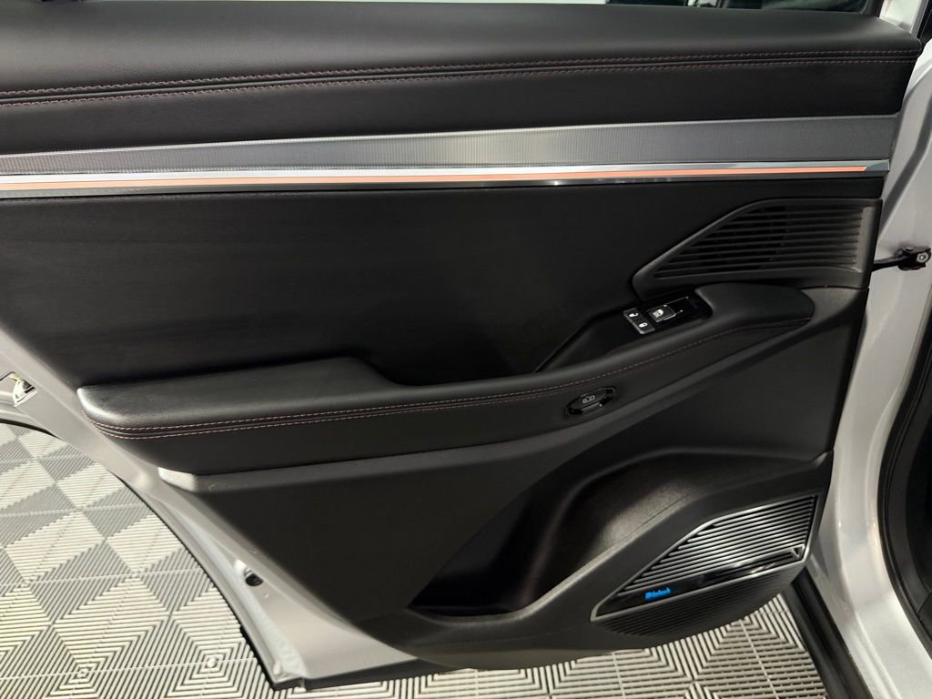 Used 2025 Jeep Wagoneer S Launch Edition image 29