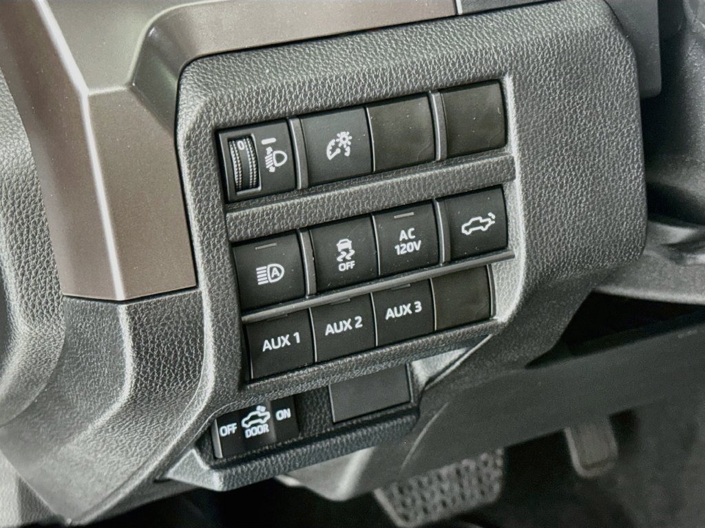 Used 2025 Toyota Tacoma TRD Off-Road w/ TRD Off Road Premium Package AWD/4WD image 11