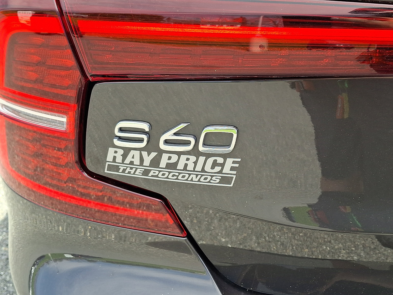 Certified 2025 Volvo S60 B5 Core AWD/4WD image 31