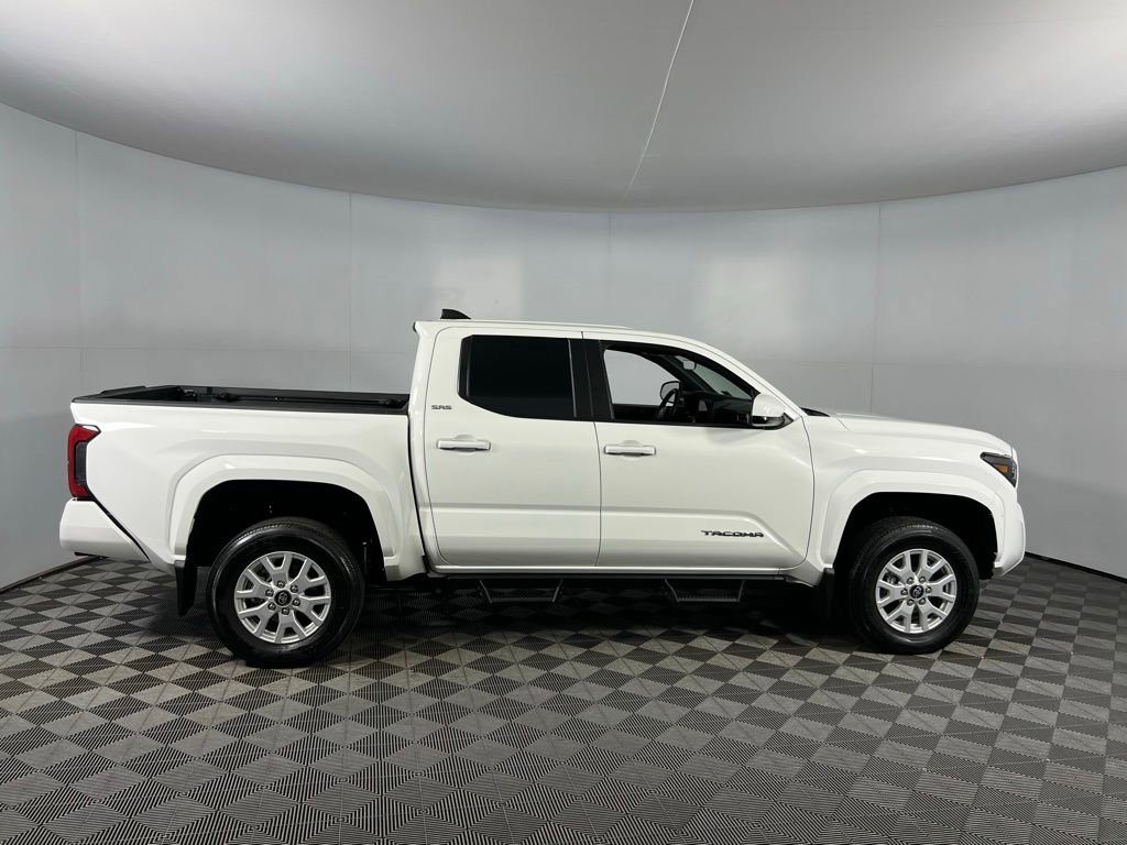 Used 2025 Toyota Tacoma SR5 image 3