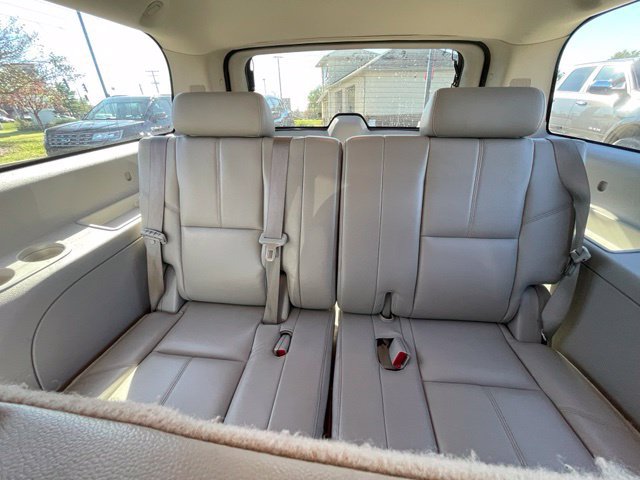 Used 2010 Chevrolet Suburban LT AWD/4WD image 18