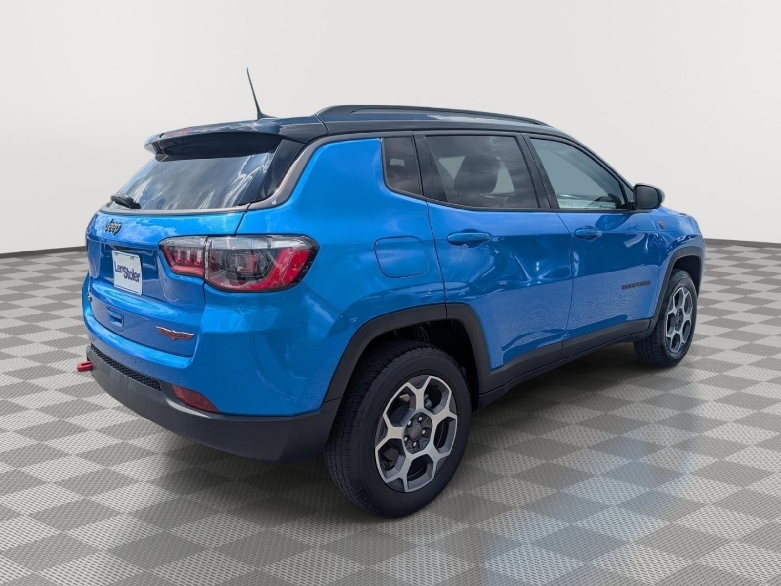 Used 2022 Jeep Compass Trailhawk w/ Trailhawk Convenience Group AWD/4WD image 5