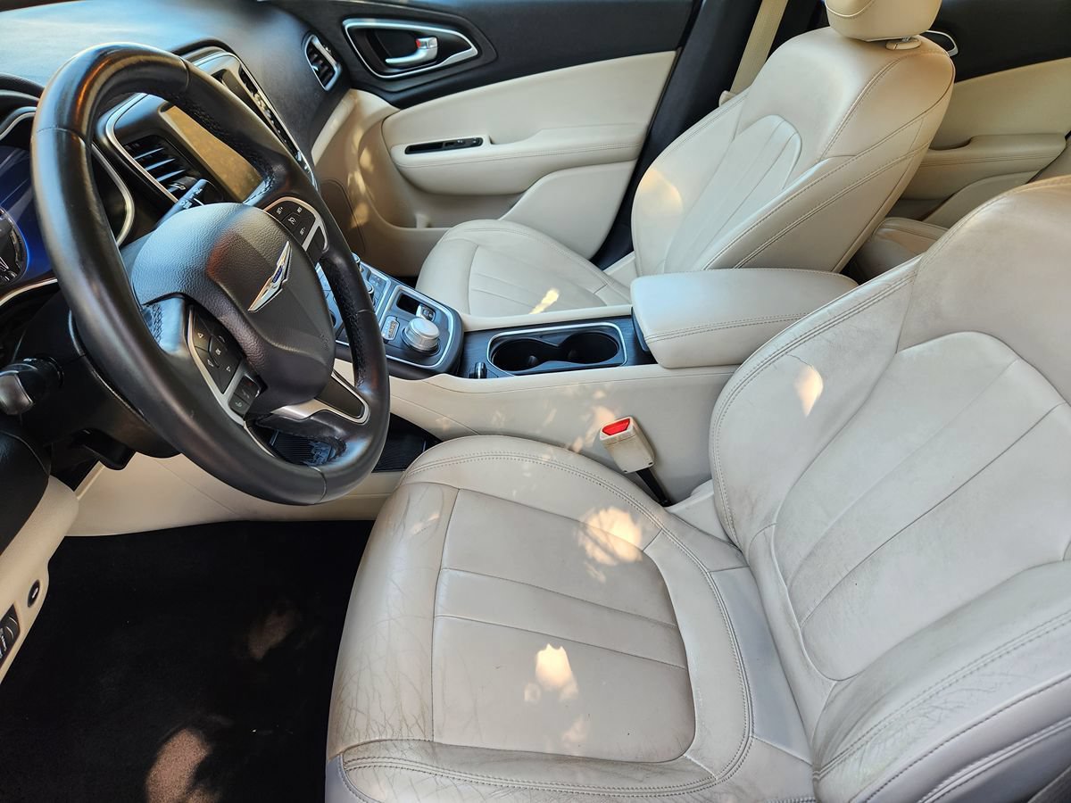 Used 2017 Chrysler 200 Limited Platinum FWD image 28
