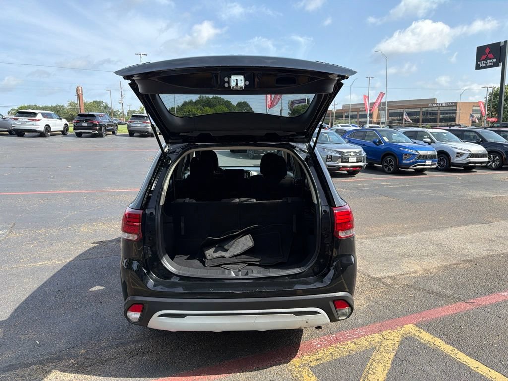Used 2020 Mitsubishi Outlander SE AWD/4WD image 8