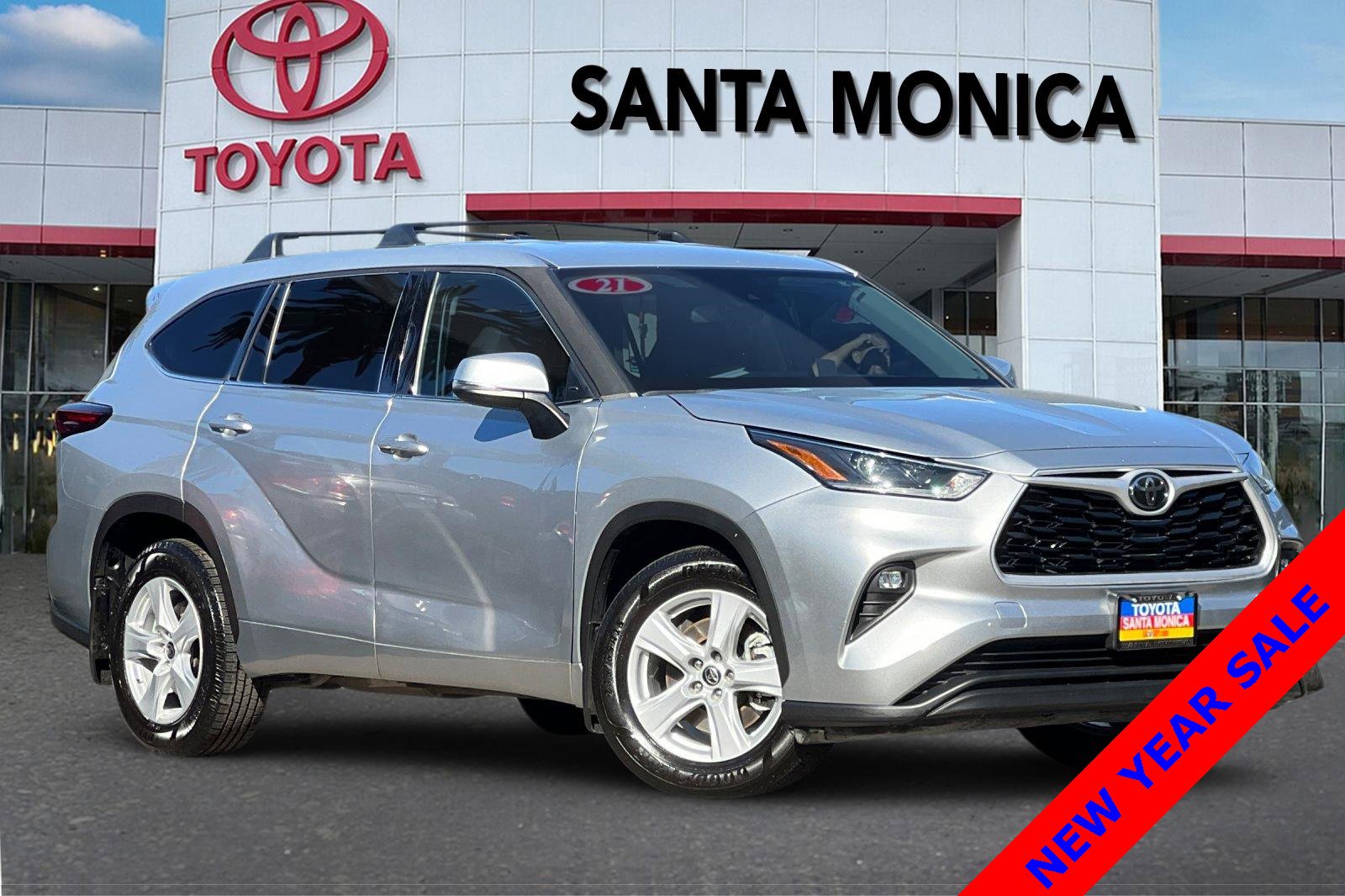 Used 2021 Toyota Highlander LE