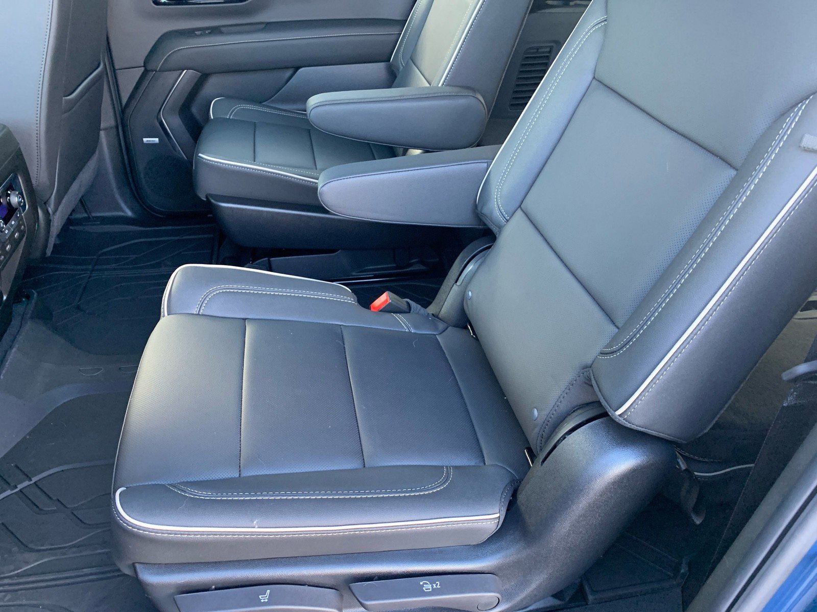 New 2026 Chevrolet Suburban Premier image 13