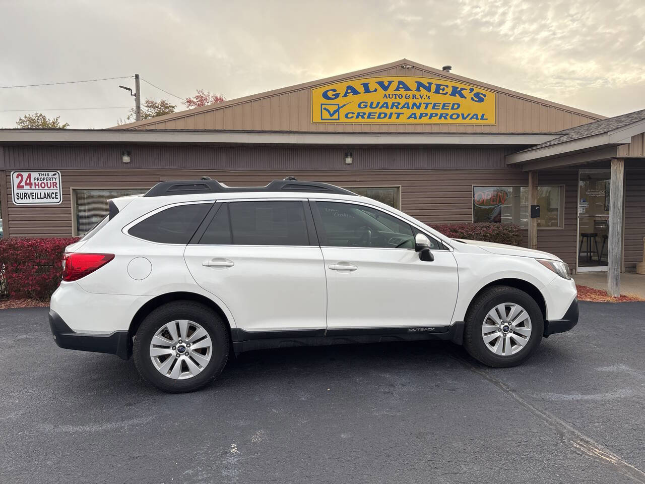 Used 2018 Subaru Outback 2.5i Premium image 4