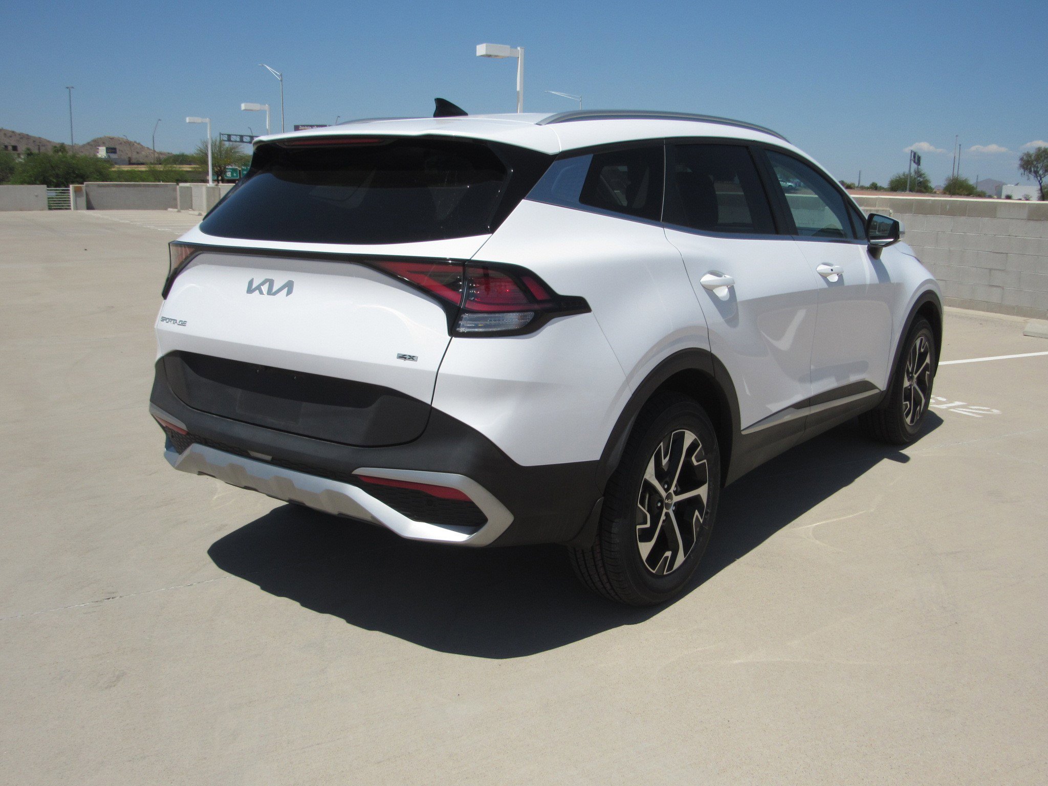 Used 2023 Kia Sportage EX image 5