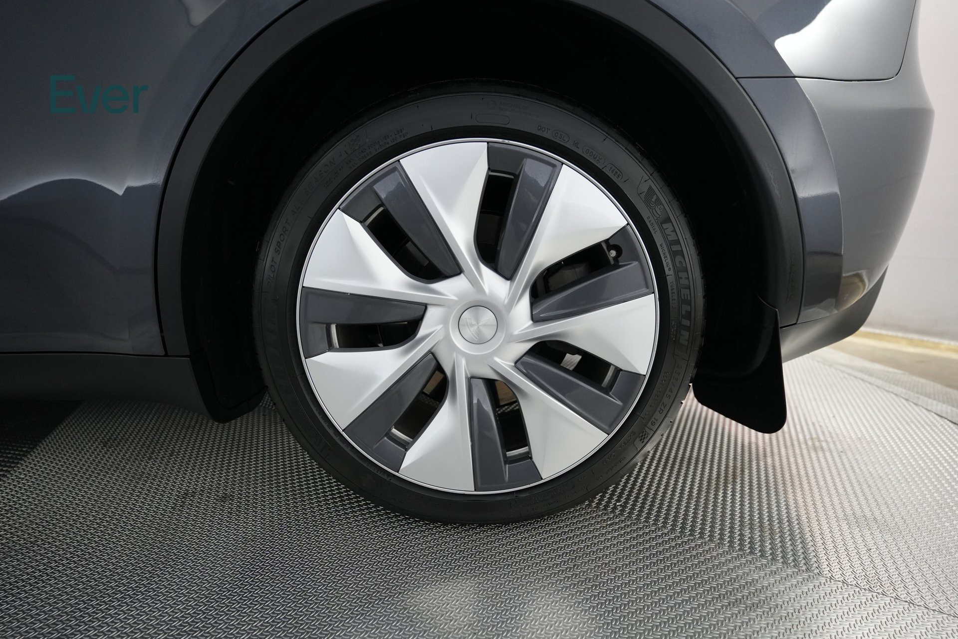 Used 2023 Tesla Model Y Long Range AWD/4WD image 9