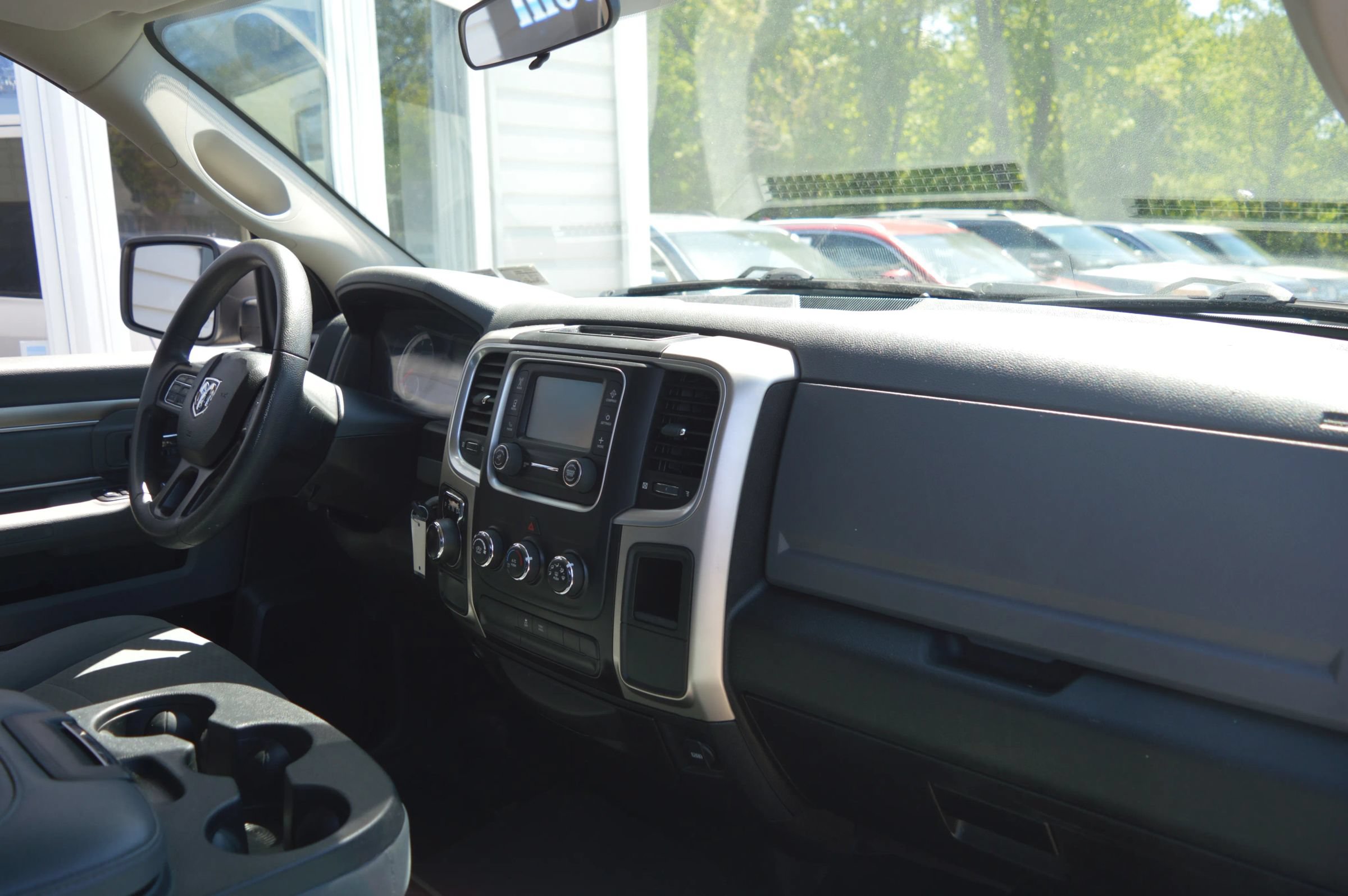 Used 2020 RAM 1500 Classic SLT RWD image 28