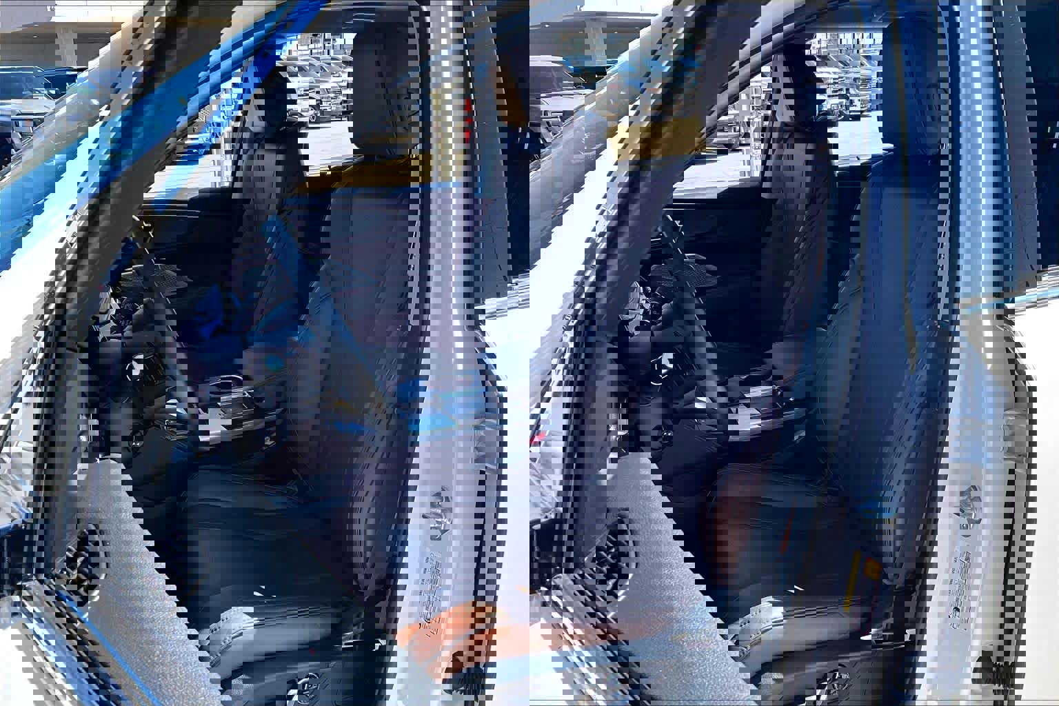 Used 2023 Acura MDX SH-AWD w/ Advance Package image 8