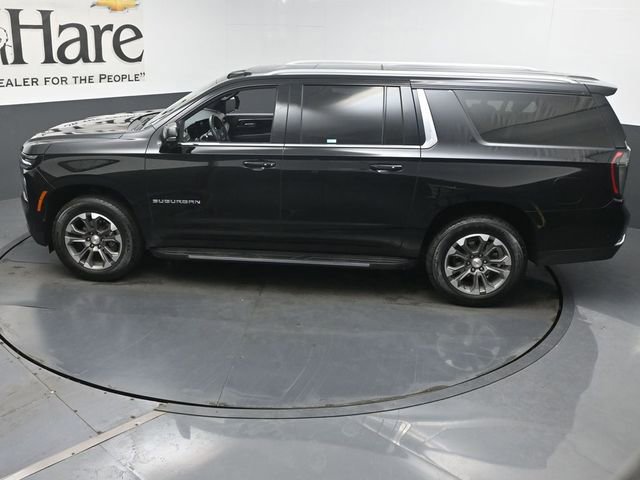 Used 2025 Chevrolet Suburban LT w/ Comfort Package AWD/4WD image 44