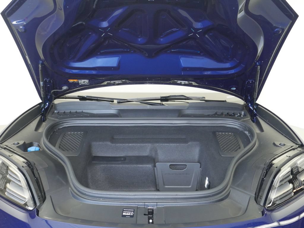 Certified 2026 Porsche Macan Turbo Electric AWD/4WD image 13