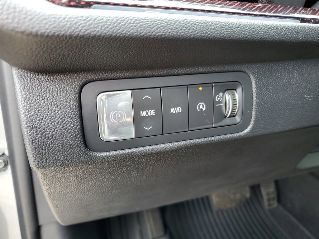 Used 2024 Chevrolet Traverse RS w/ LPO, Floor Liner Package image 10