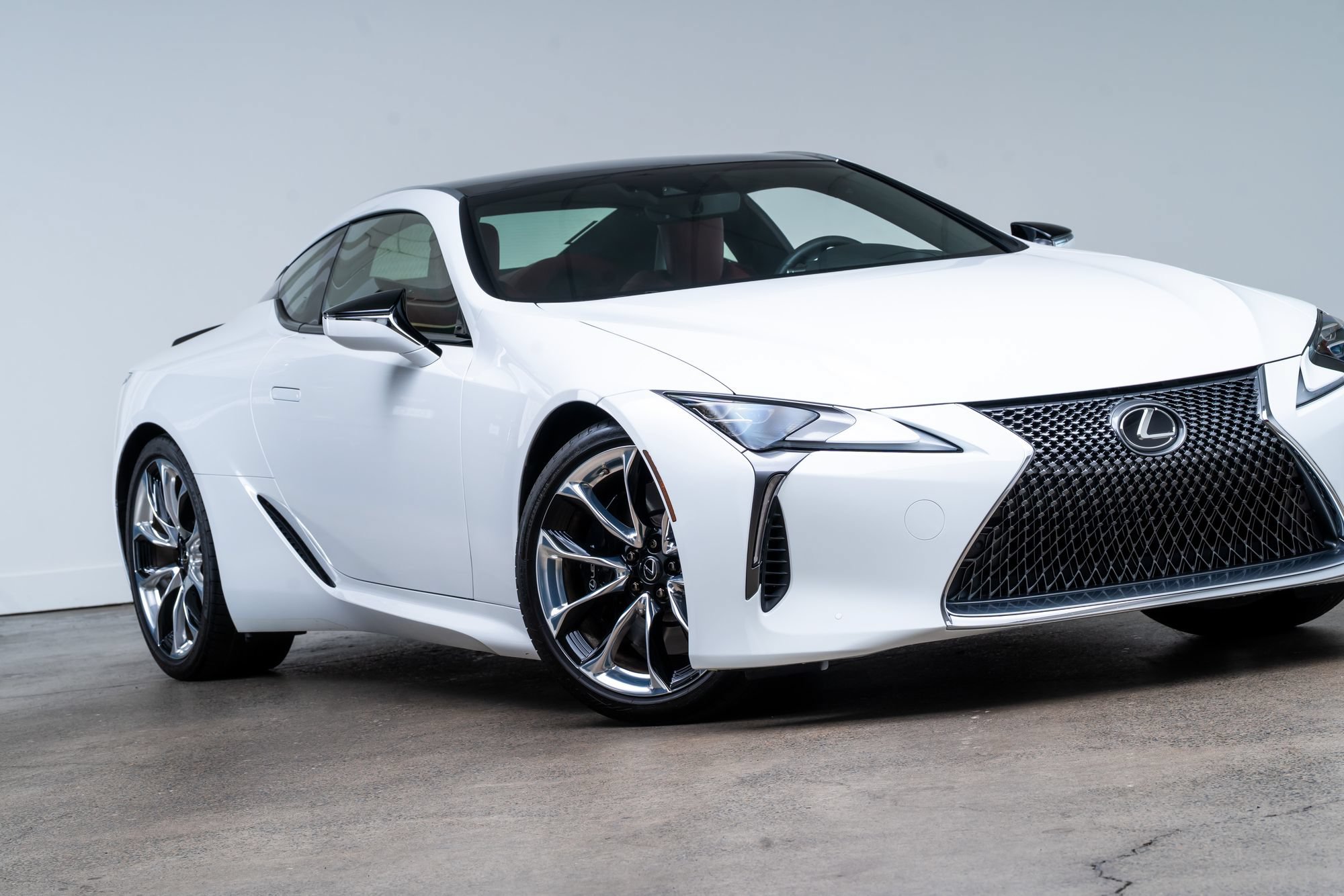 Used 2018 Lexus LC 500 Coupe w/ Touring Package RWD image 2