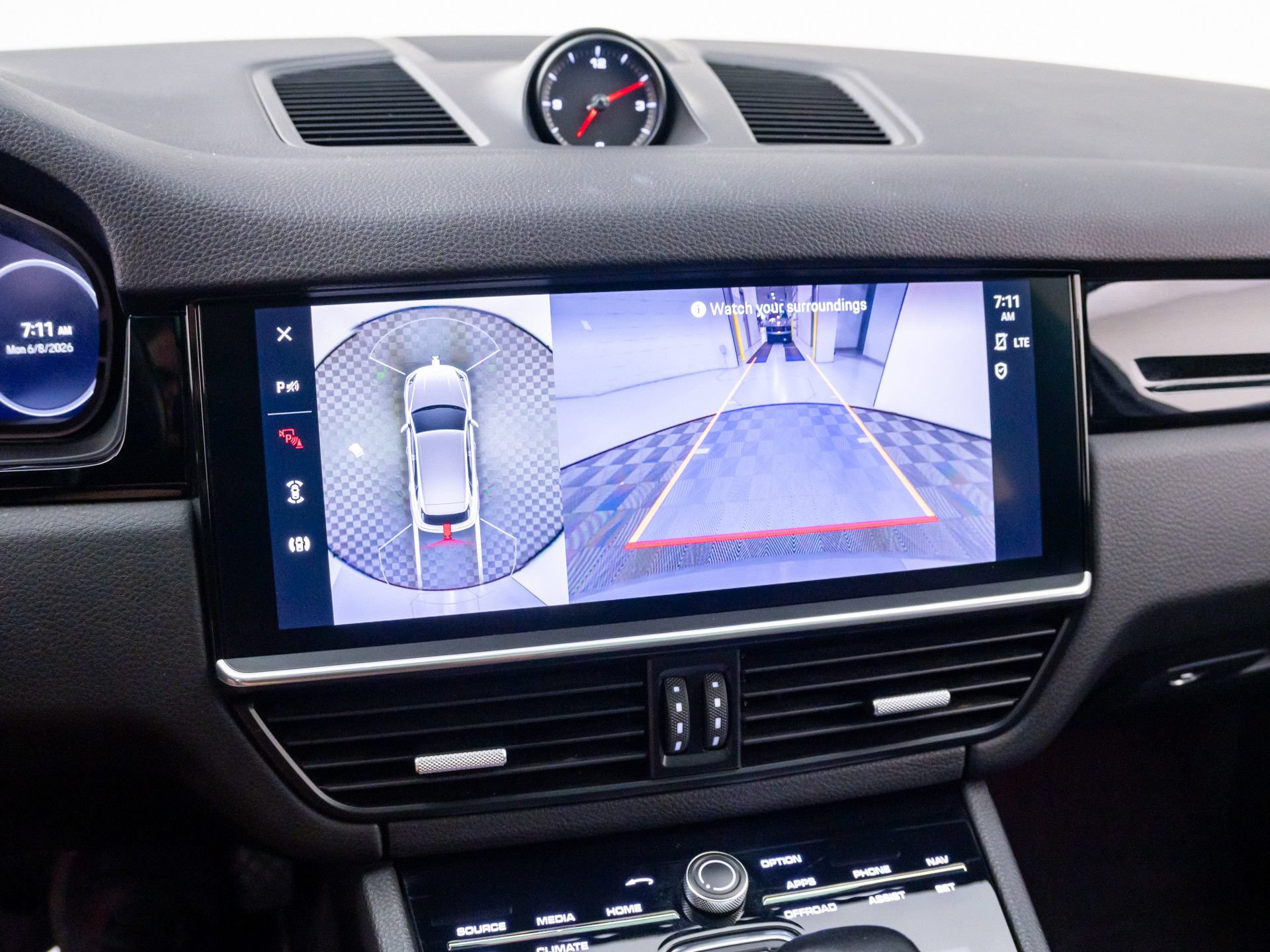 Certified 2023 Porsche Cayenne AWD/4WD image 23