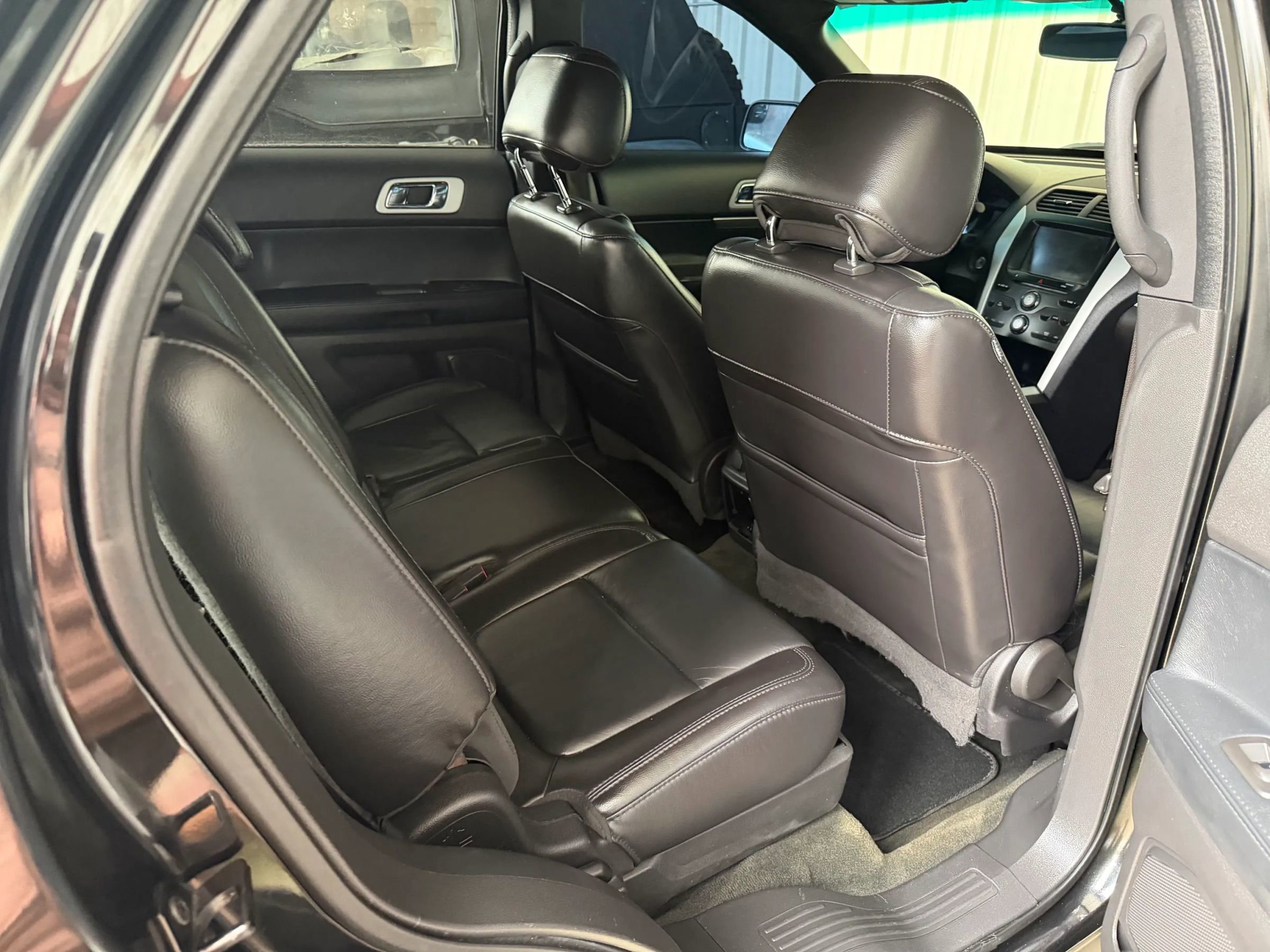 Used 2014 Ford Explorer XLT w/ Equipment Group 202A image 4