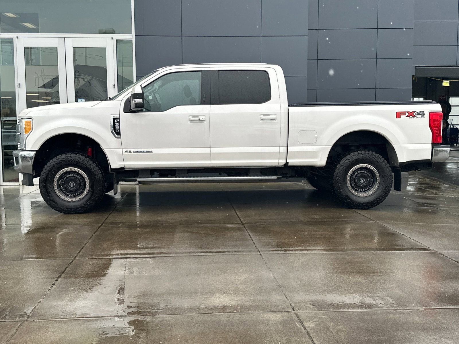 Used 2017 Ford F350 Lariat w/ Lariat Ultimate Package image 6