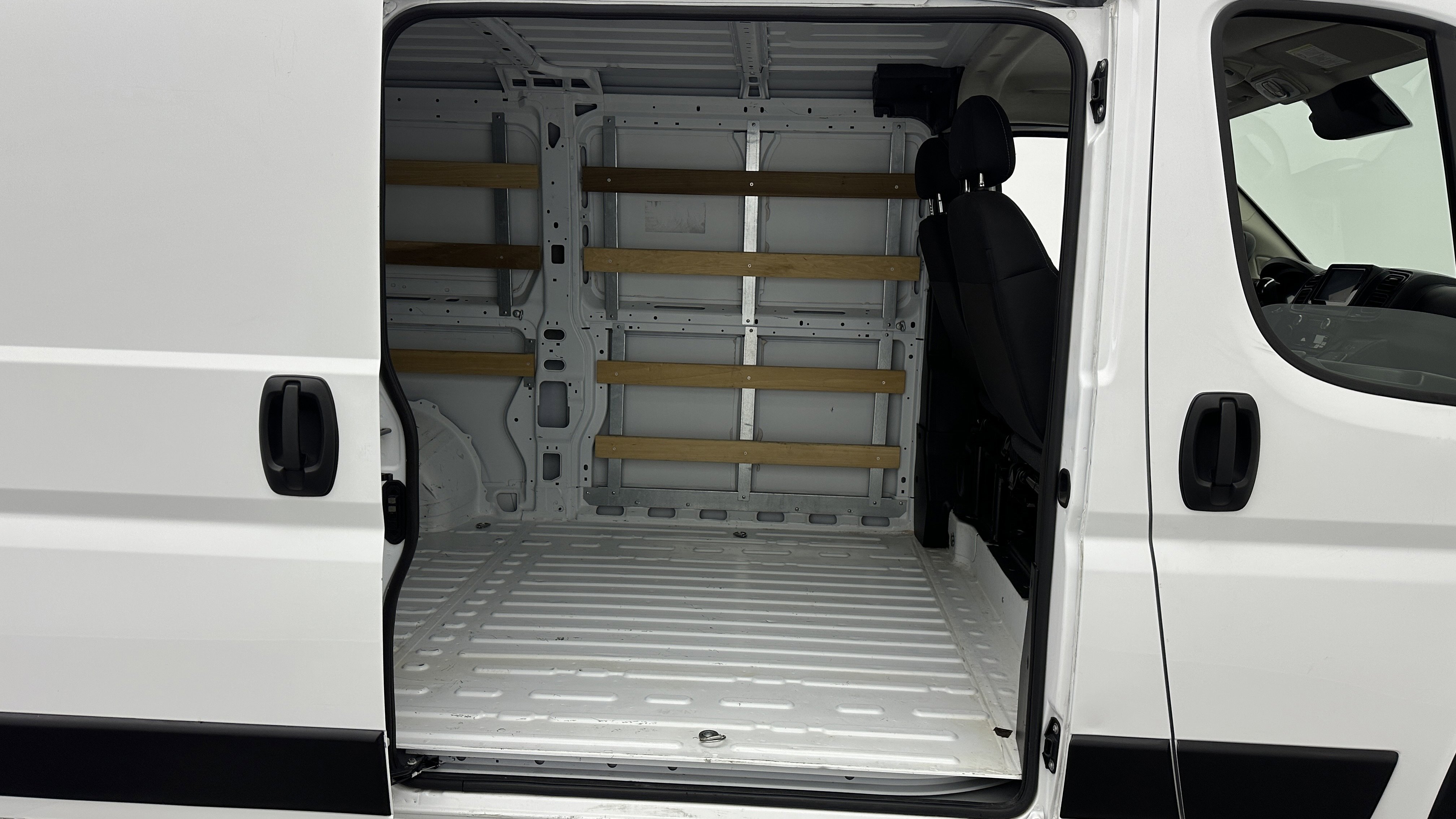 Used 2023 RAM ProMaster 2500 image 23
