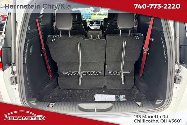 New 2027 Chrysler Pacifica Select FWD image 23