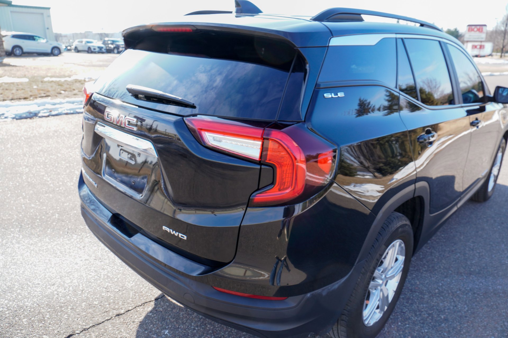 Used 2022 GMC Terrain SLE w/ Driver Convenience Package image 25