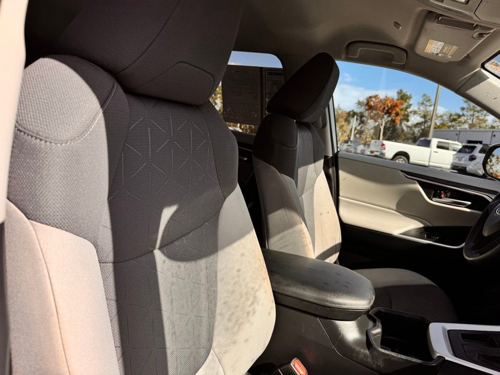 Used 2024 Toyota RAV4 XLE image 30