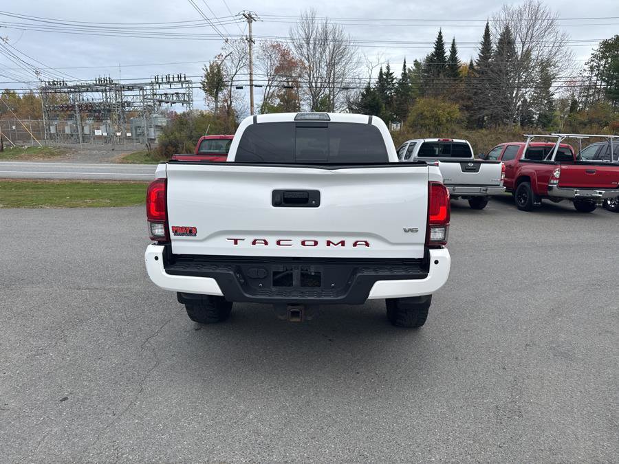 Used 2018 Toyota Tacoma TRD Off-Road image 3