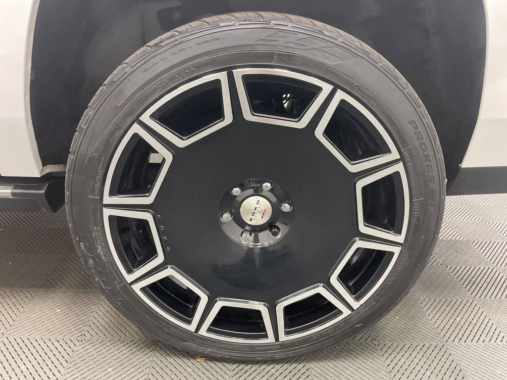 Used 2019 Cadillac Escalade ESV Platinum image 40