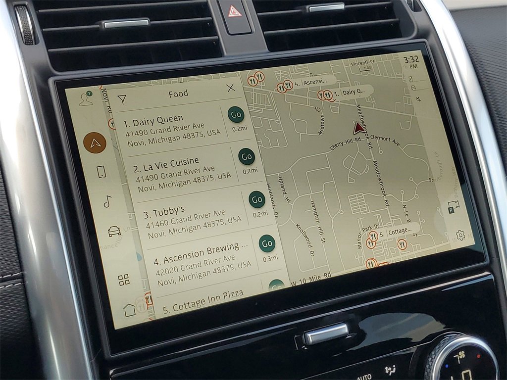 New 2025 Land Rover Discovery Dynamic SE image 23