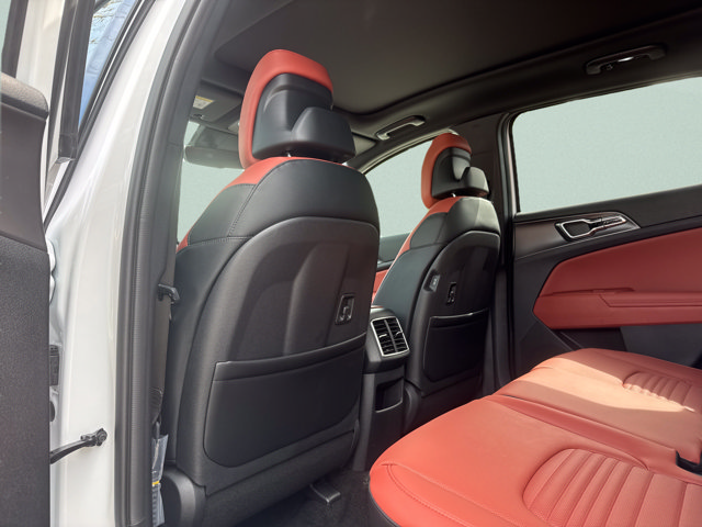 New 2026 Kia Sportage SX AWD/4WD image 14