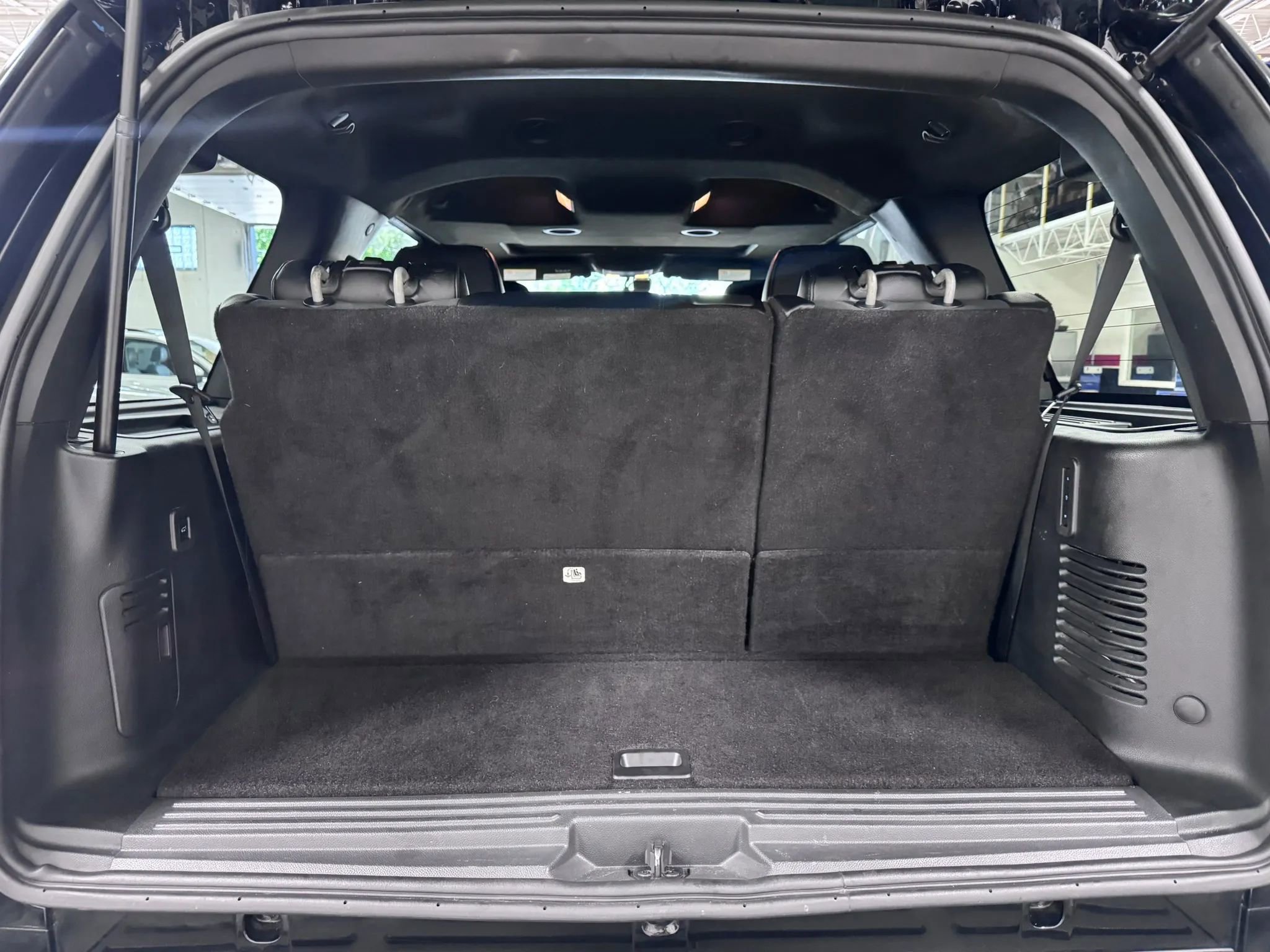 Used 2017 Ford Expedition Limited w/ Equipment Group 301A AWD/4WD image 17