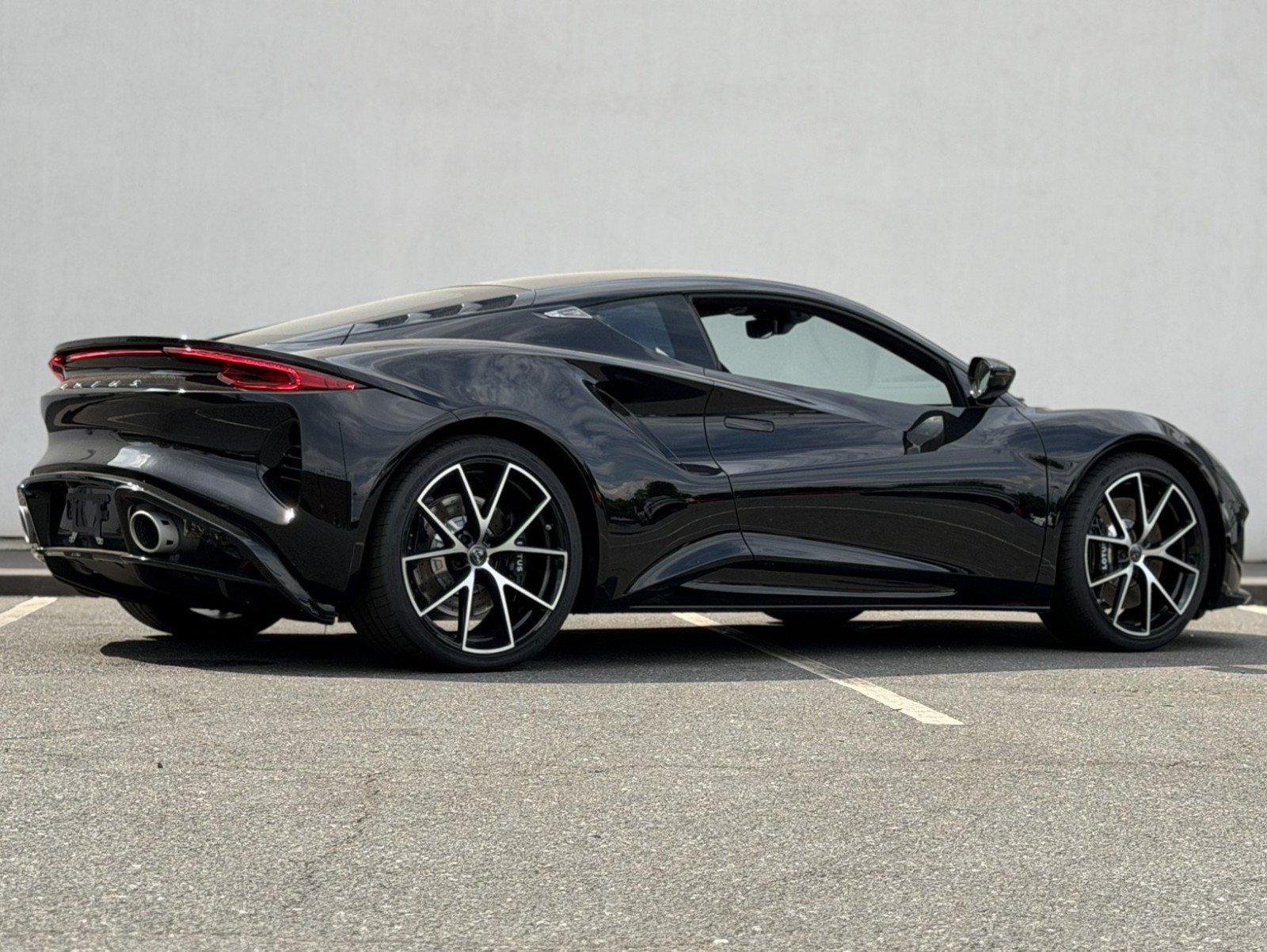Used 2025 Lotus Emira RWD image 7