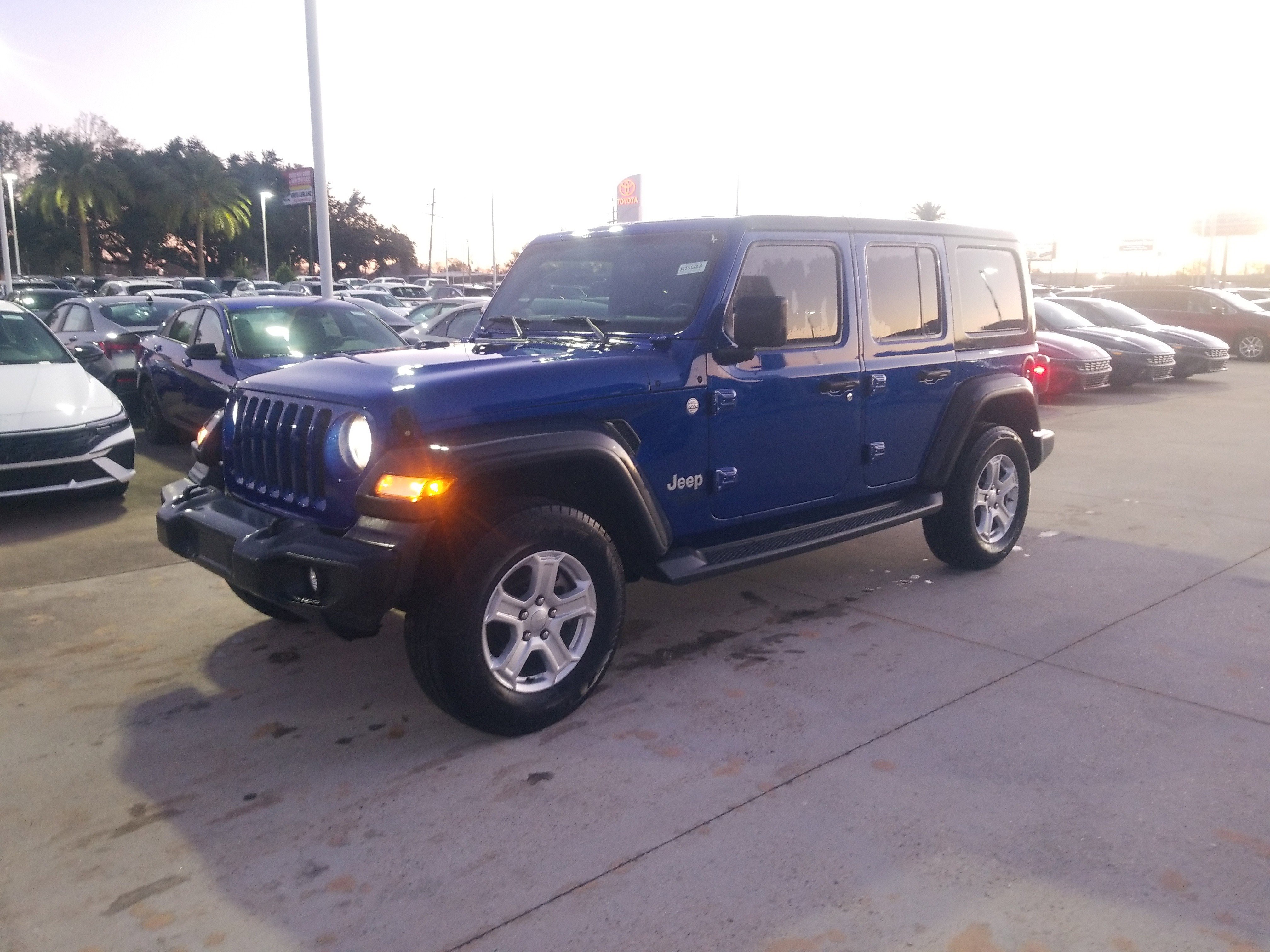 Used 2020 Jeep Wrangler Unlimited Sport S image 3